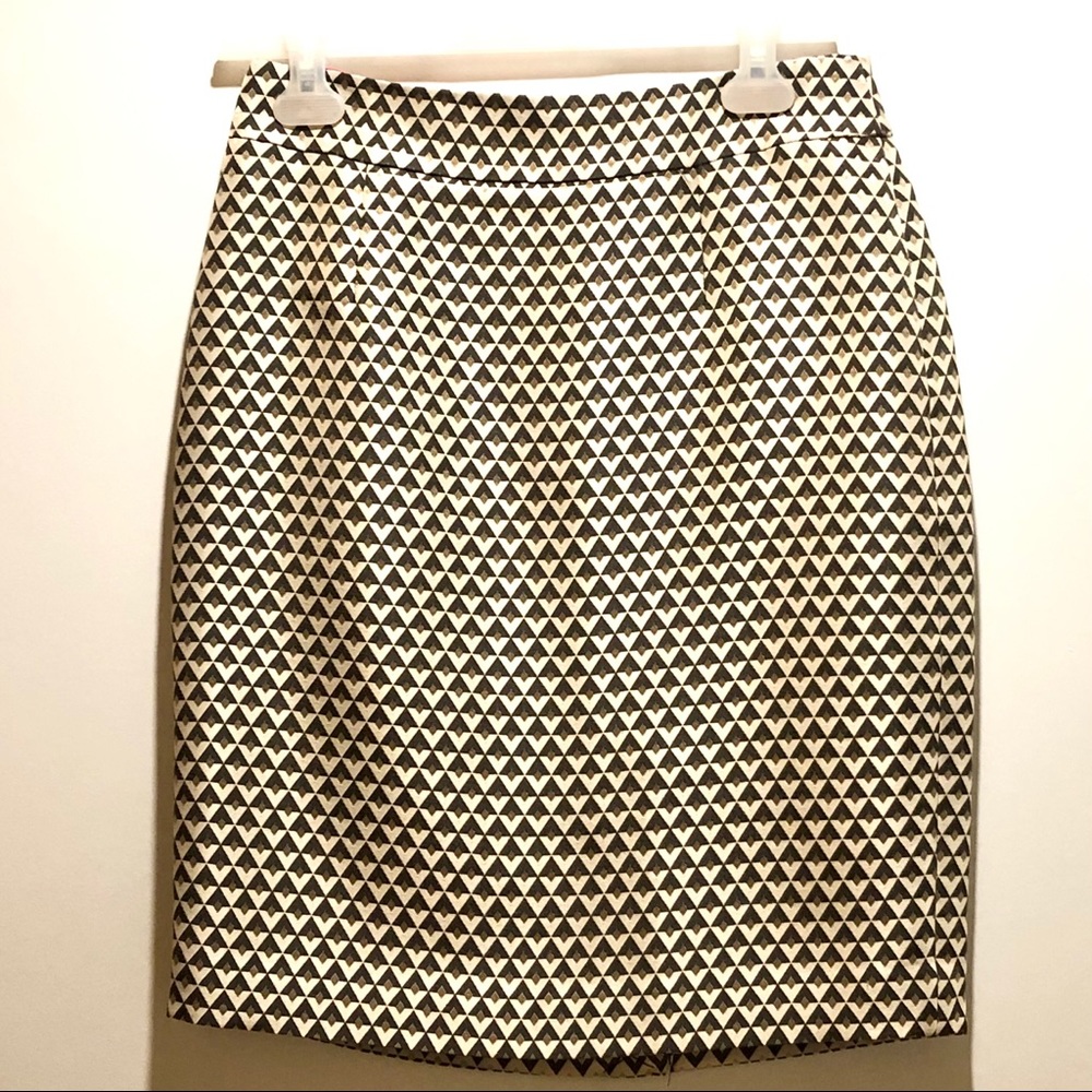 BANANA REPUBLIC WHITE / GOLD SKIRT